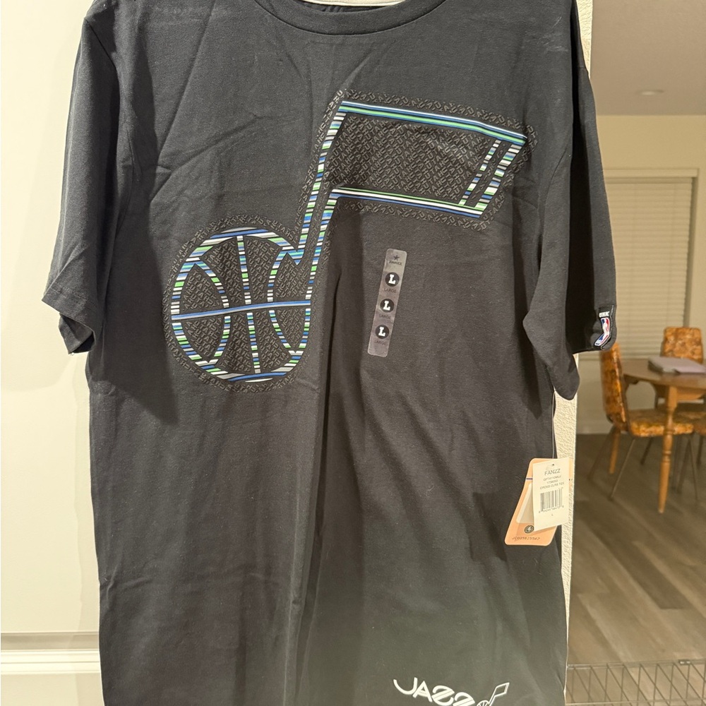 NWT- NBA men’s Large- 100% cotton Utah Jazz short sleeve T-shirt